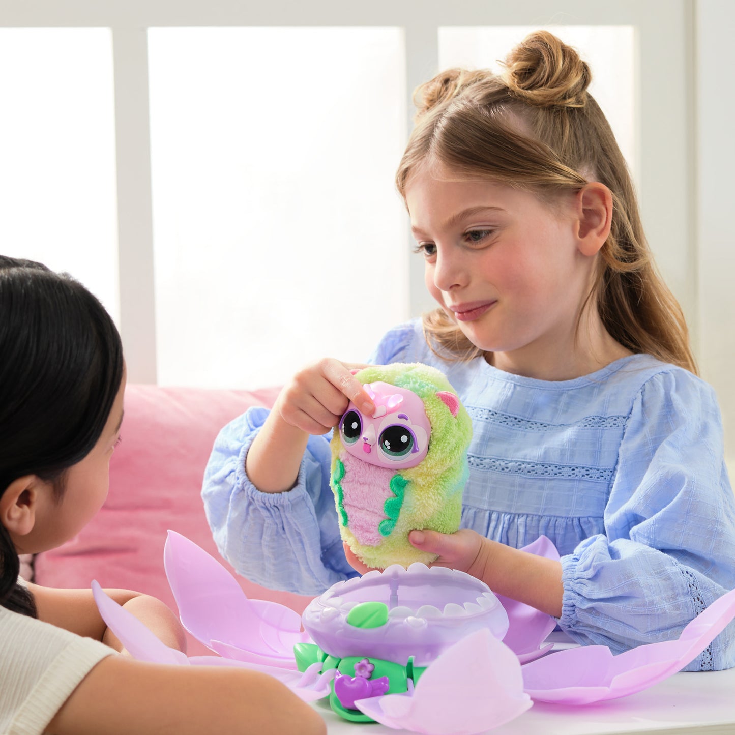 Bloomables von Hatchimals - Puppyfly, Spielfigur