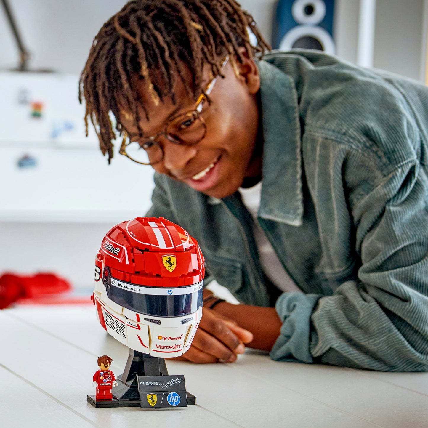 43014 Editions Scuderia Ferrari HP Charles Leclerc Helm, Konstruktionsspielzeug