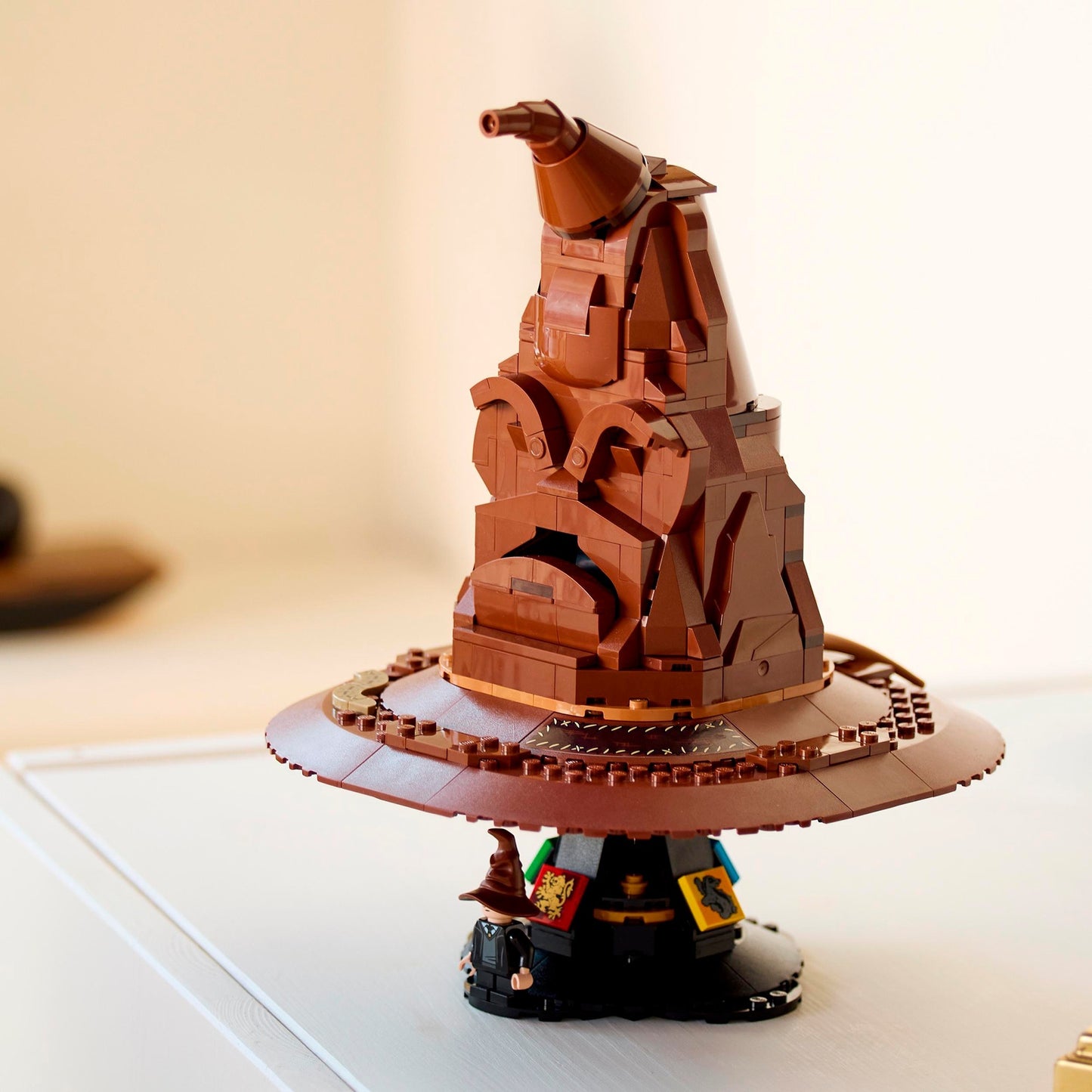 LEGO 76429 Harry Potter Der Sprechende Hut, Konstruktionsspielzeug
