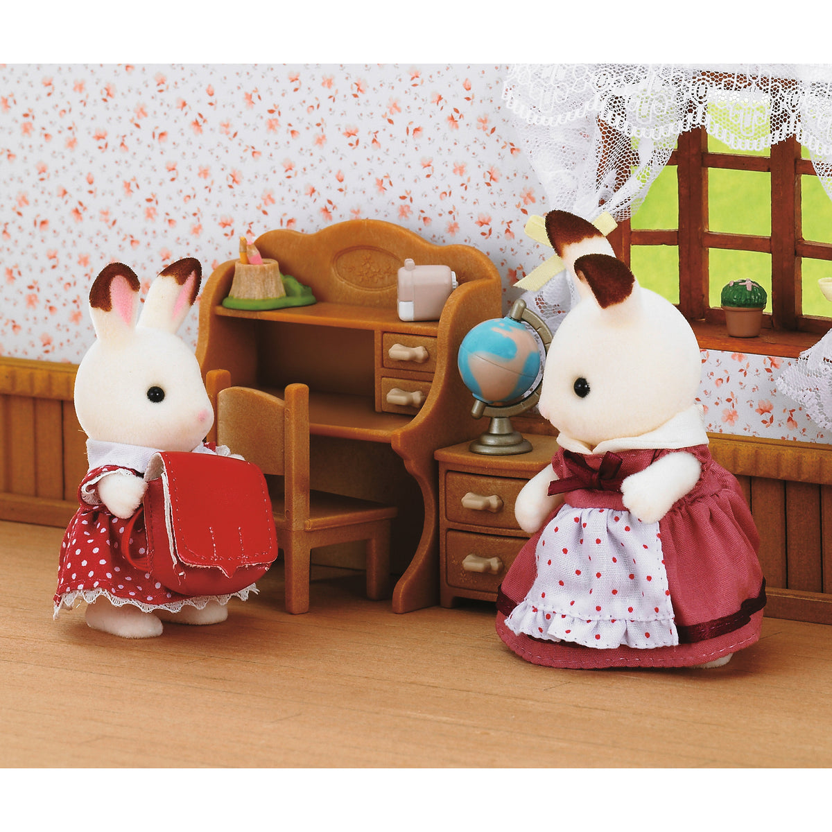 Sylvanian Families - Schokoladenhasen Schwester Schreibtisch Set, Konstruktionsspielzeug