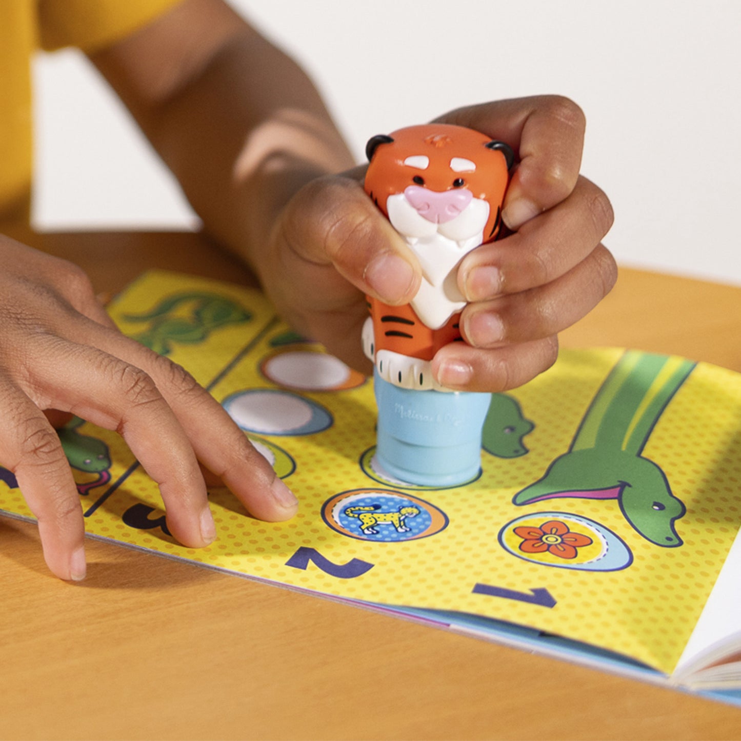 Melissa & Doug - Sticker WOW! Tiger Aufkleberstempel & Block, Basteln