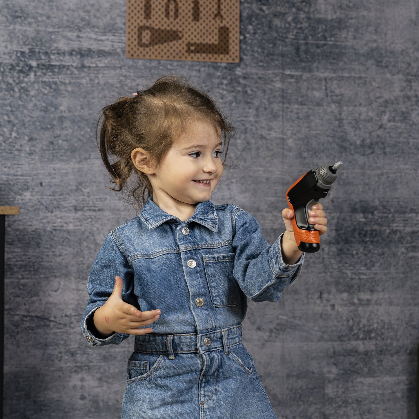Black+Decker Werkbank mit Kran, Kinderwerkzeug