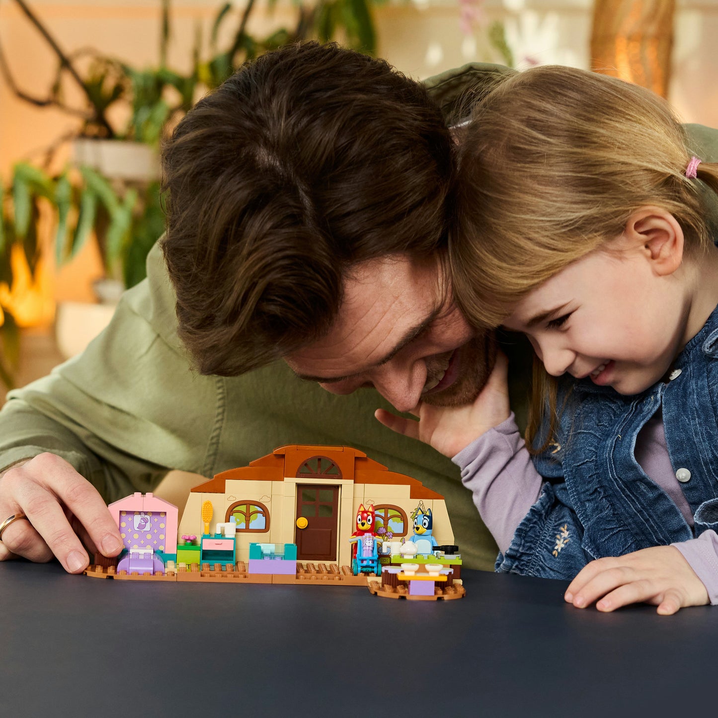11221 Bluey Schule mit Rusty und Bluey, Konstruktionsspielzeug