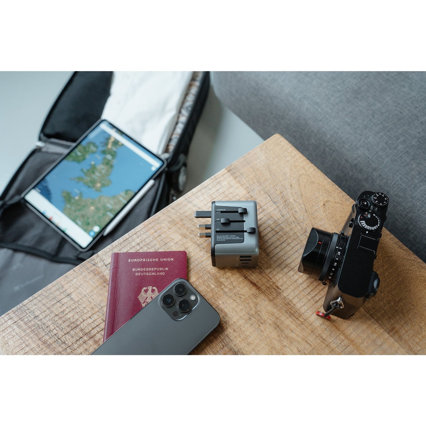 Verbatim Universal-Reiseadapter UTA-03 (schwarz/silber, 2x USB-A, 3x USB-C)
