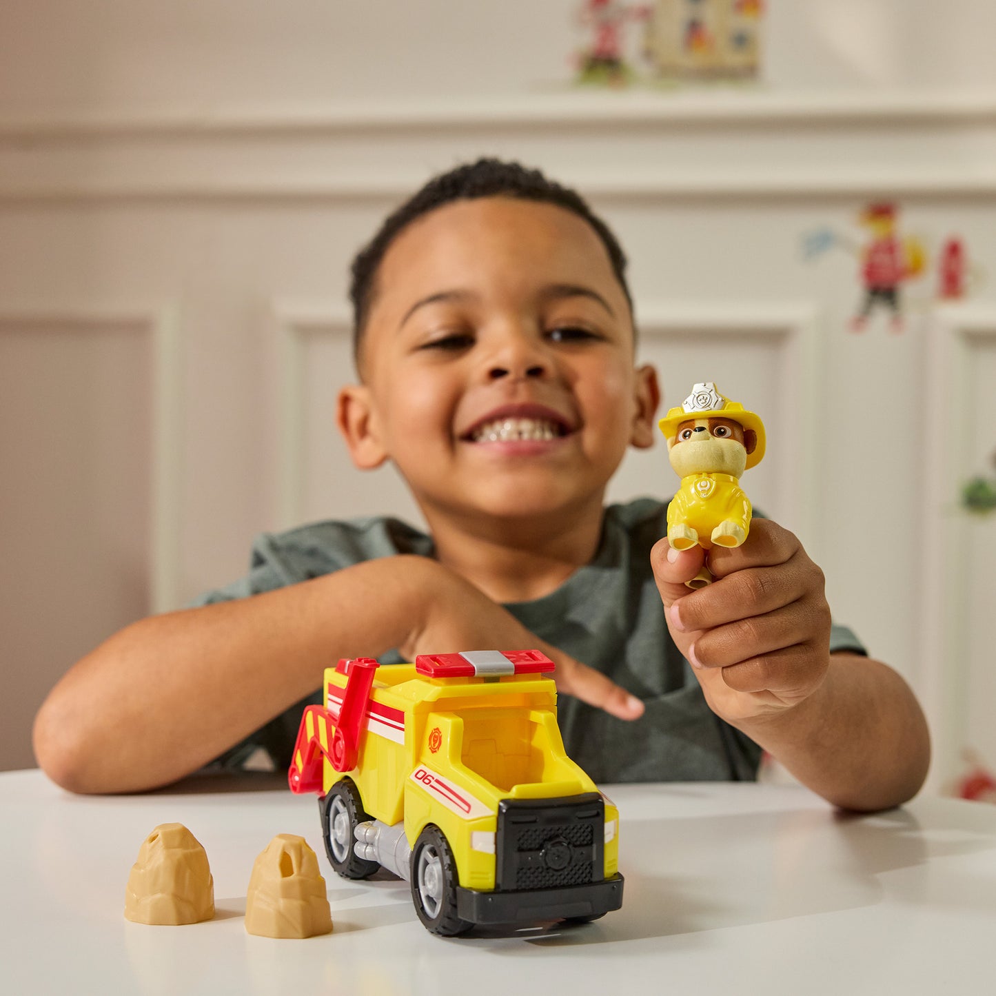 Paw Patrol Fire Rescue - Rubbles Rettungs-Truck, Spielfahrzeug