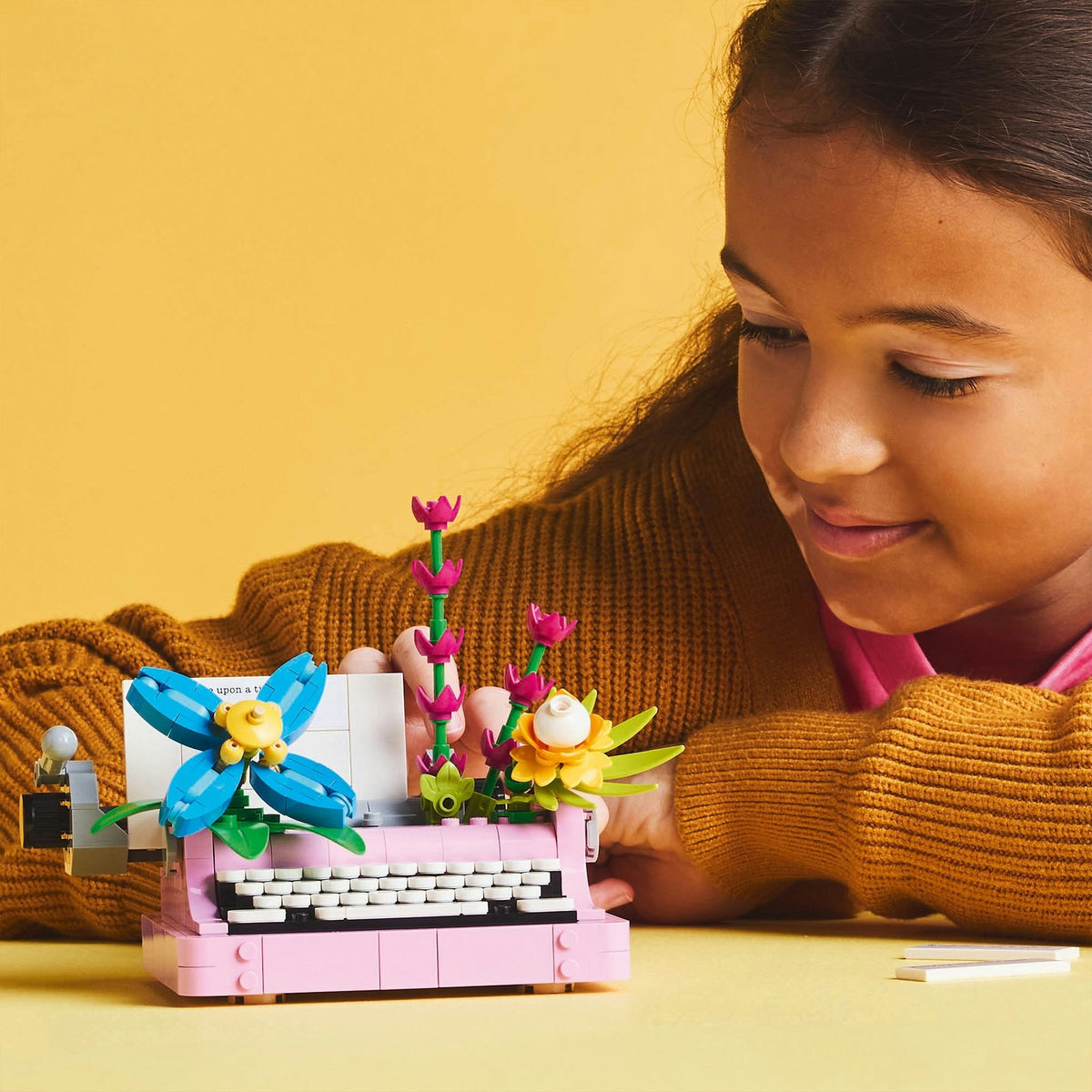 31169 Creator 3-in-1 Schreibmaschine mit Blumen, Konstruktionsspielzeug