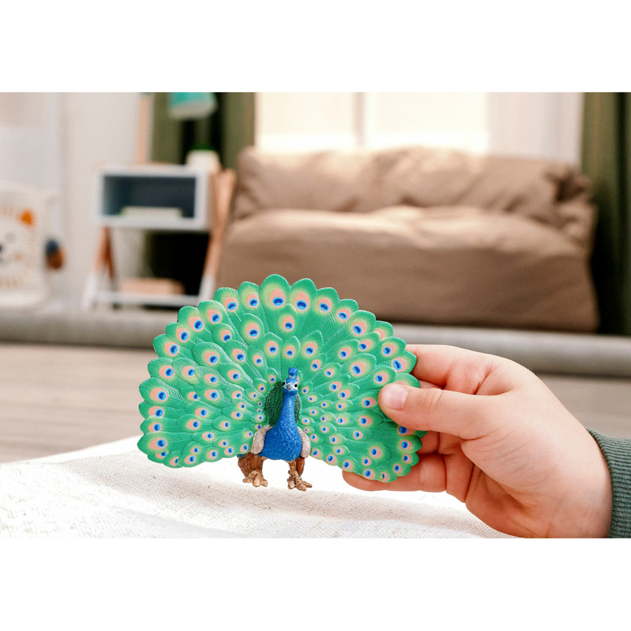 Farm World Pfau, Spielfigur