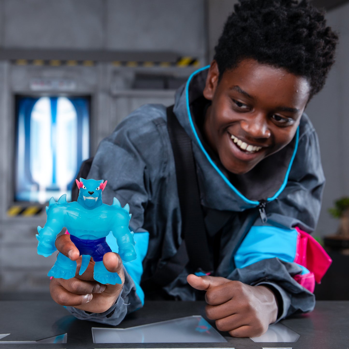 MrBeast Lab Goo Jit Zu Dehnbare Figur - Iconic Panther, Spielfigur