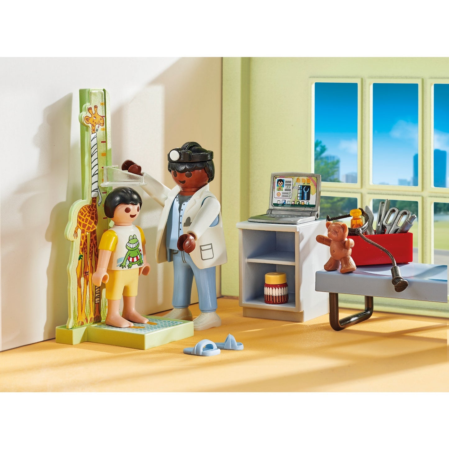 PLAYMOBIL 71619 Action Heroes Kinderarzt mit Teddybär , Konstruktionsspielzeug