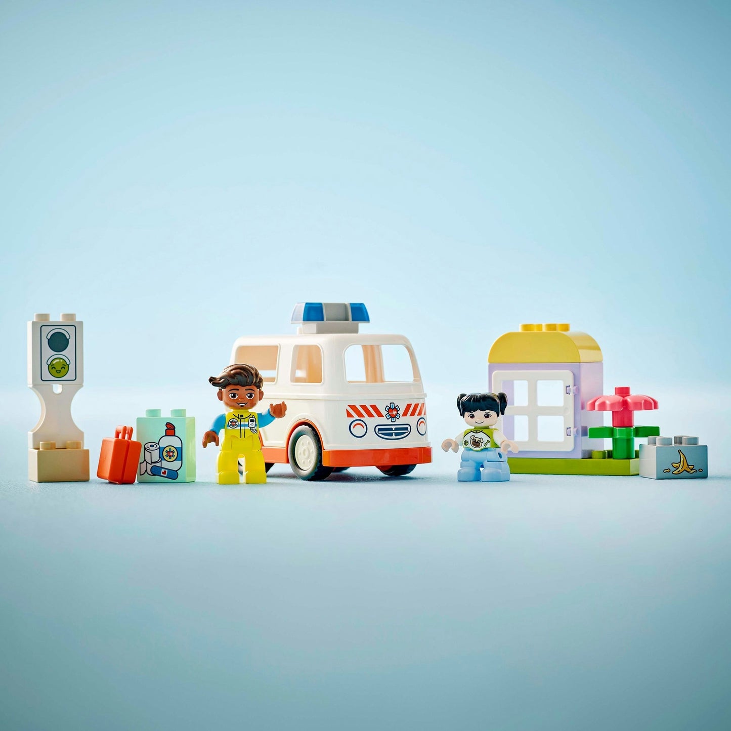 10447 DUPLO Town Rettungswagen mit Fahrer, Konstruktionsspielzeug