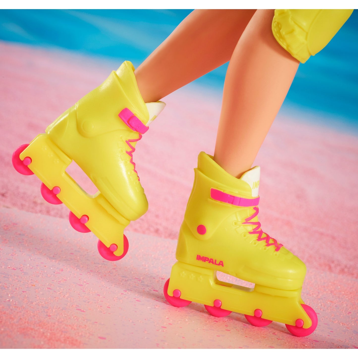 Mattel Barbie The Movie - Ken-Sammelpuppe mit Inlineskating-Outfit