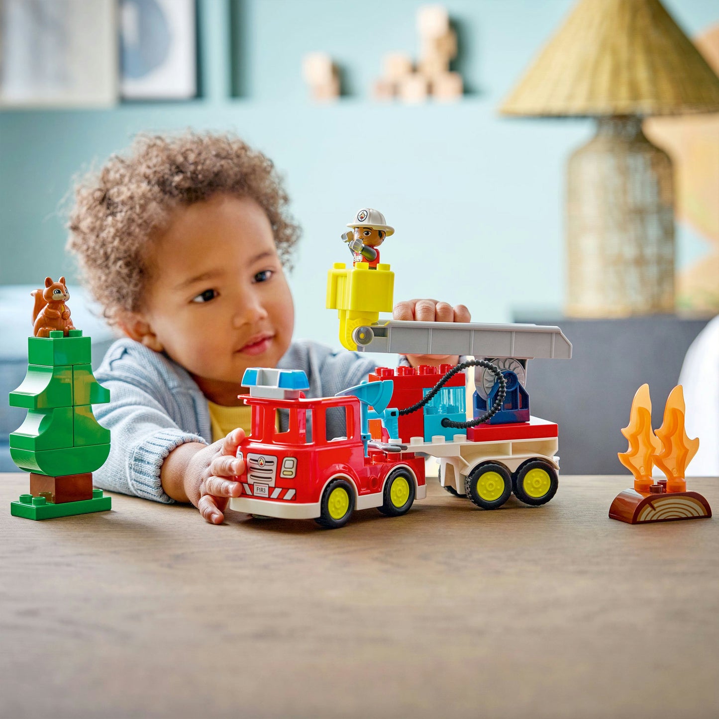 10473 DUPLO Town Löschauto mit Schlauch und Feuerwehrmann, Konstruktionsspielzeug