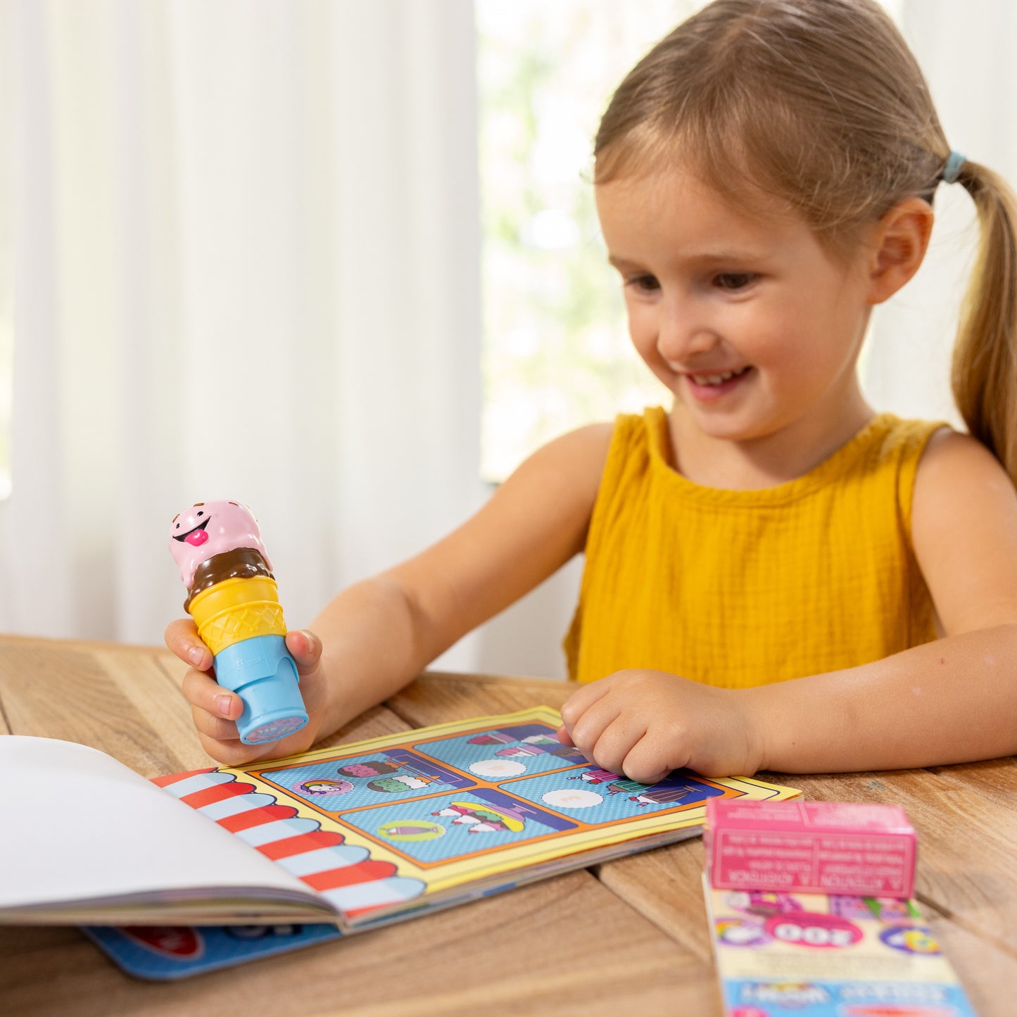 Melissa & Doug - Sticker WOW! Eiscreme Aufkleberstempel & Block, Basteln