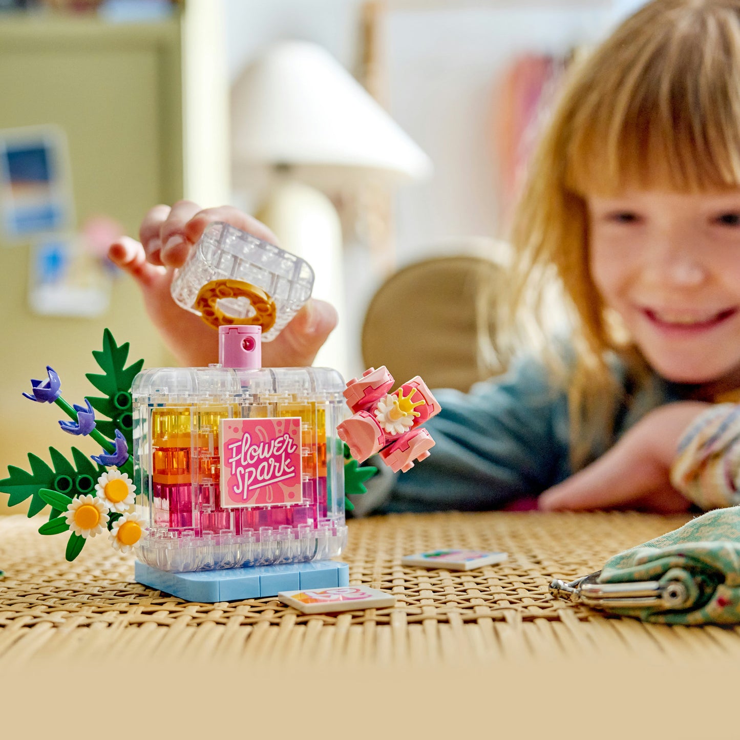 31383 Creator 3-in-1 Parfümflasche mit Blumendeko, Konstruktionsspielzeug