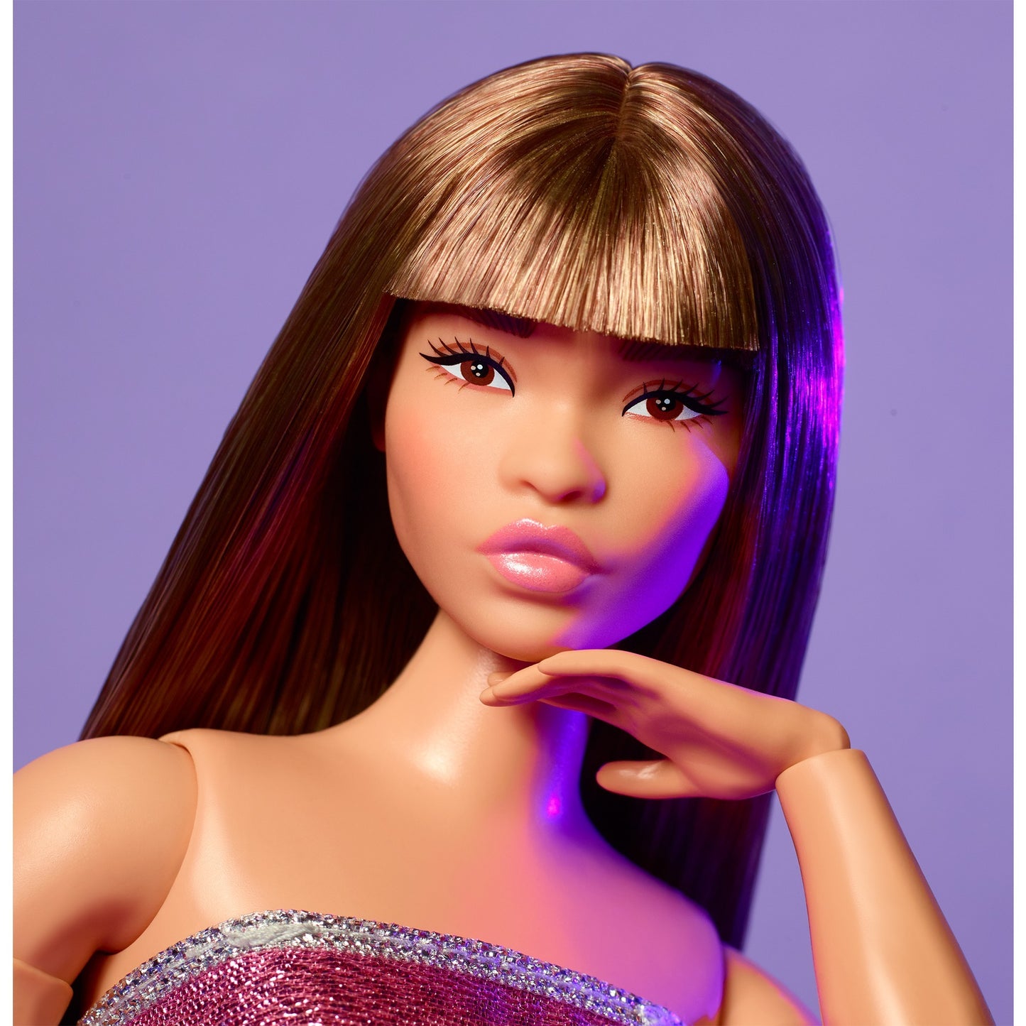 Barbie Barbie Signature Looks 24 mit braunen Haaren und pinkem Kleid