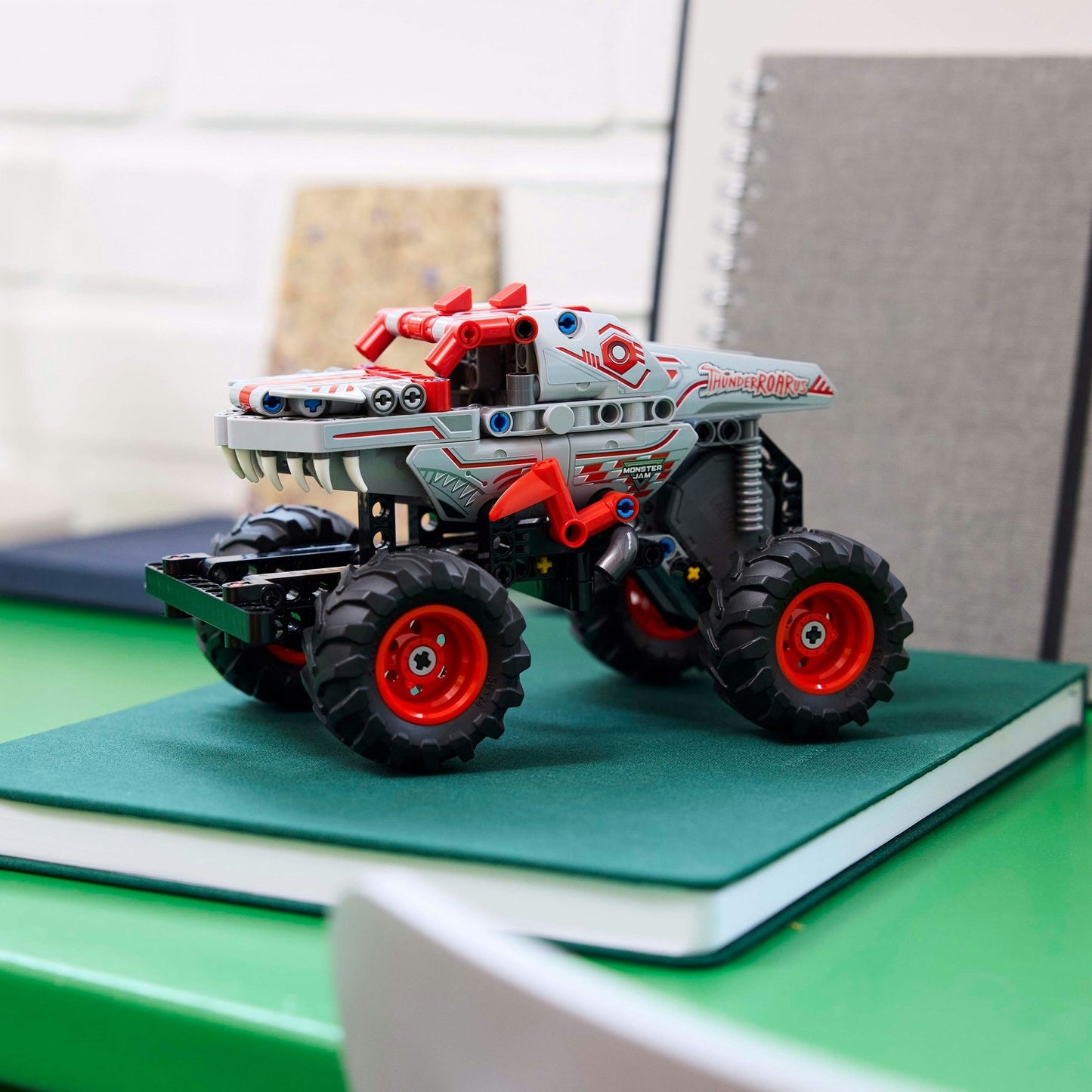 42200 Technic Monster Jam ThunderROARus, Konstruktionsspielzeug