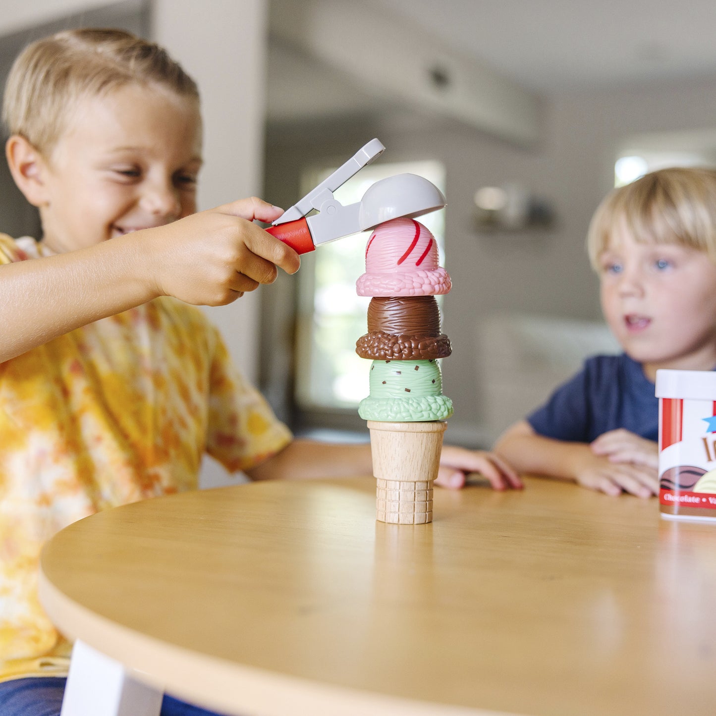 Melissa & Doug - Scoop & Stack Eiscreme Set, Spielküche
