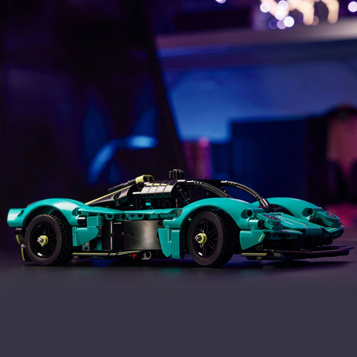 42208 Technic Aston Martin Valkyrie, Konstruktionsspielzeug