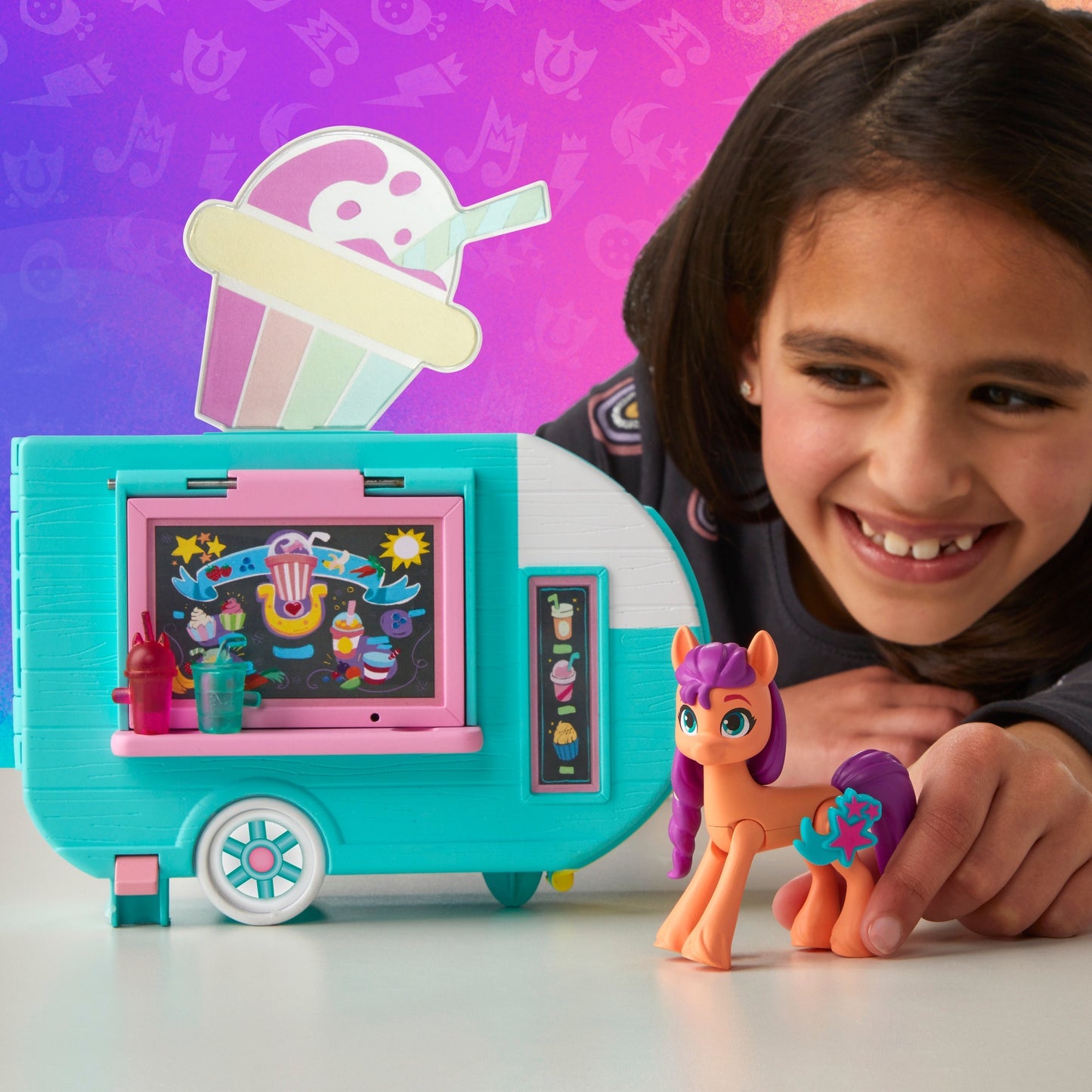 Hasbro My Little Pony Sunny Starscout Smoothie Truck, Spielfahrzeug