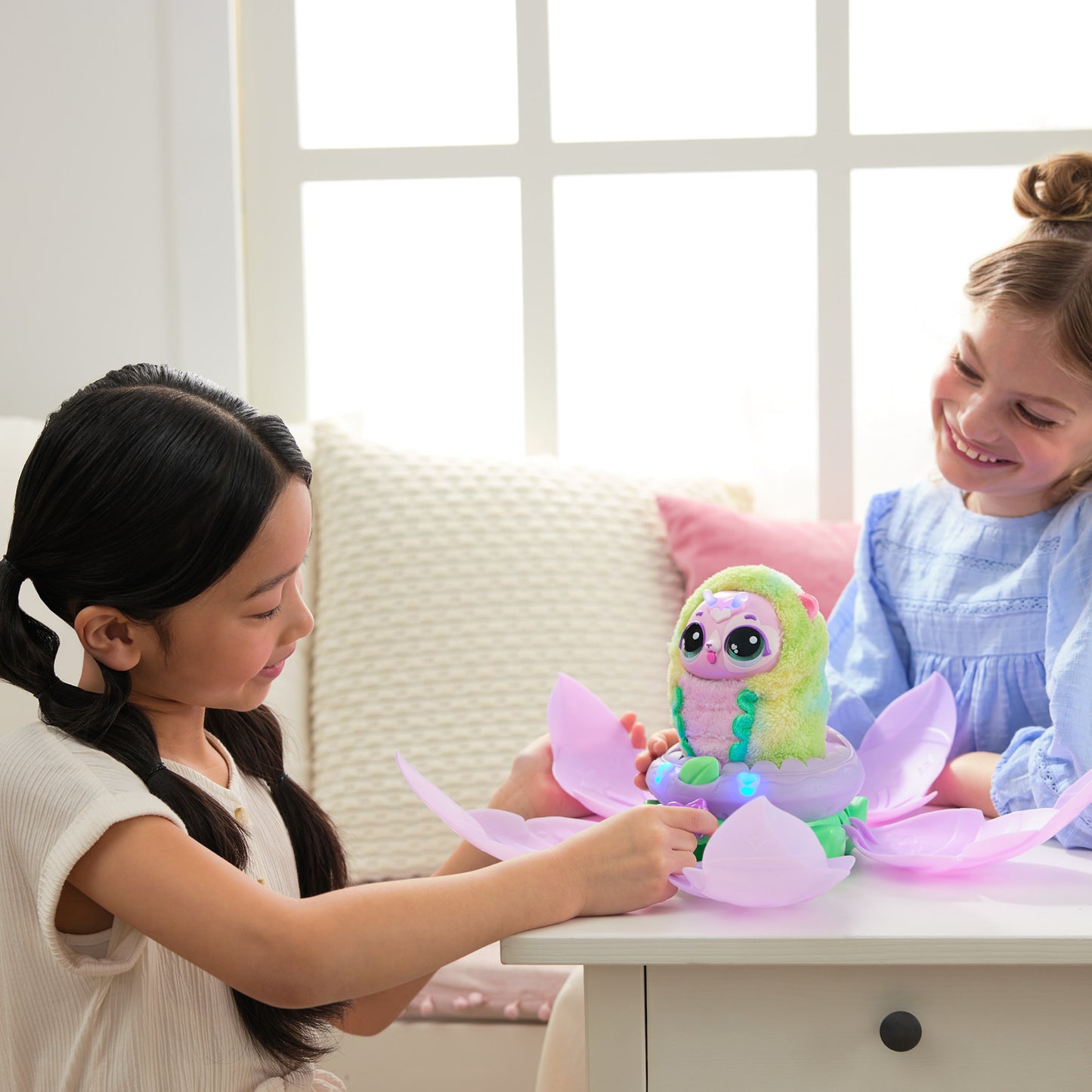Bloomables von Hatchimals - Puppyfly, Spielfigur