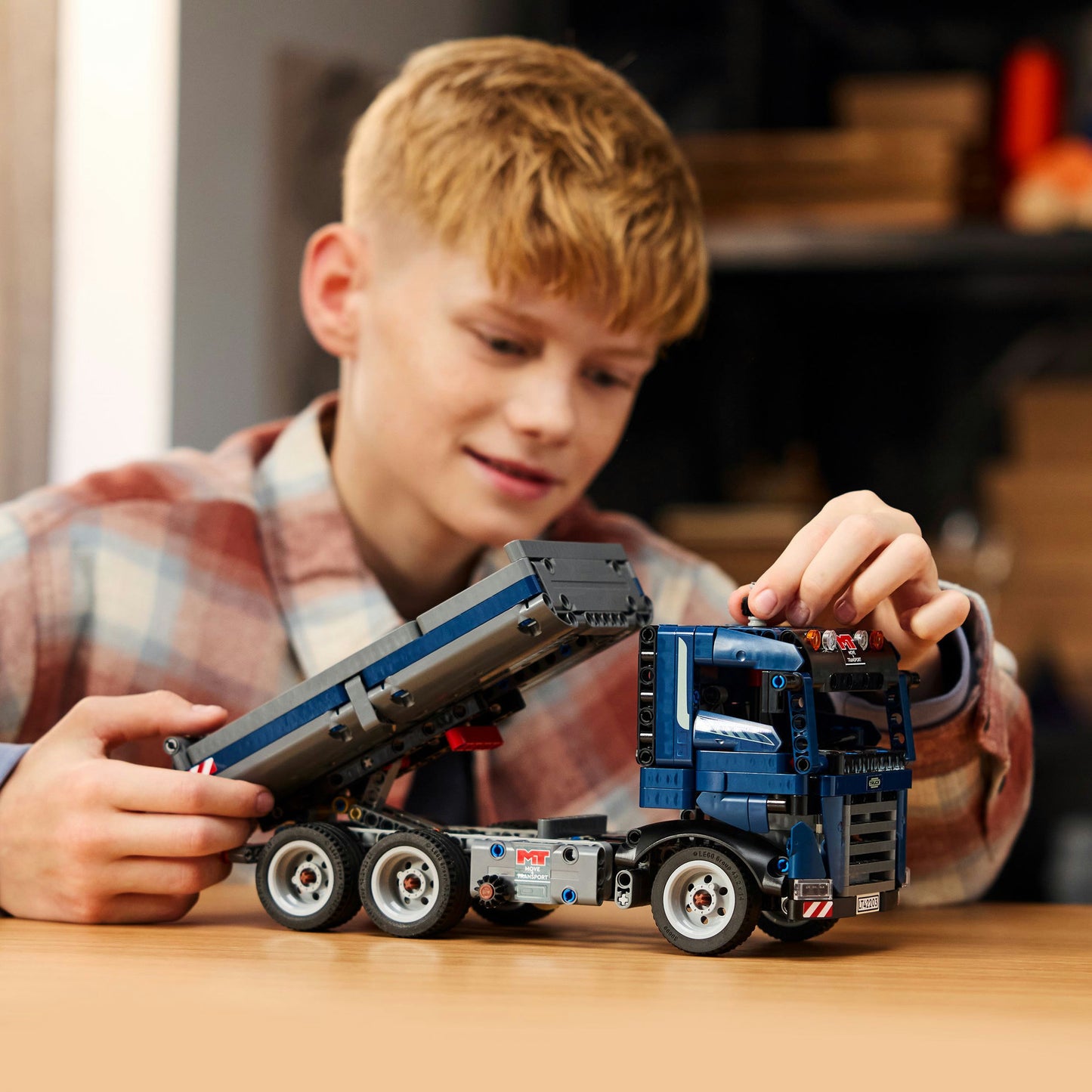 42203 Technic Kipplaster, Konstruktionsspielzeug