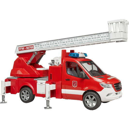 BRUDER MB Sprinter Feuerwehr mit Light & Sound Modul (rot/weiss, Drehleiter, Pumpe)