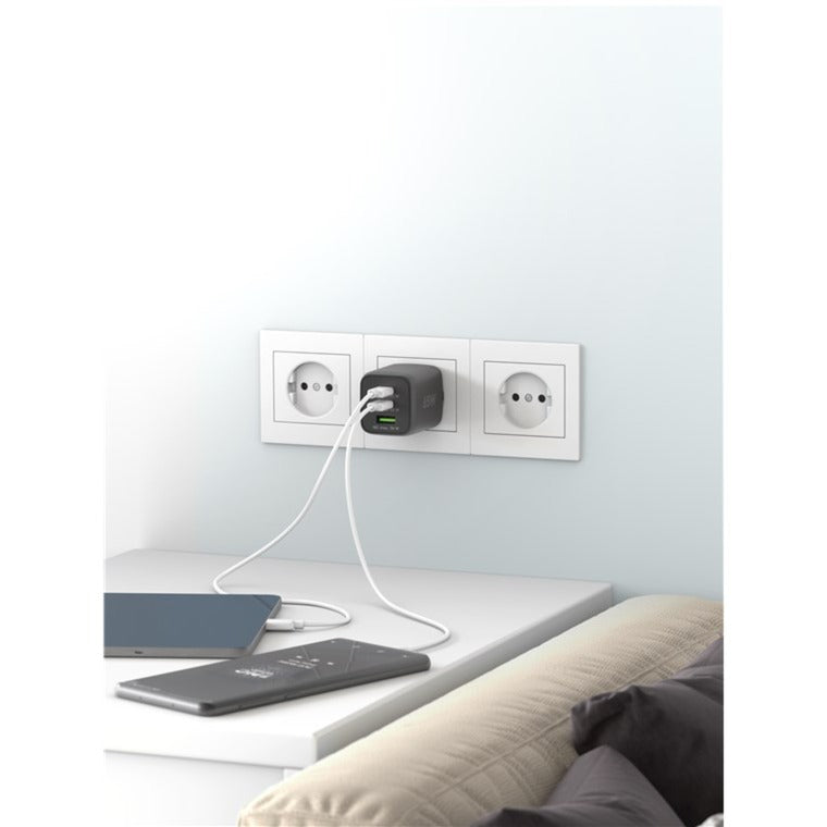 Goobay USB-C Schnellladegerät Nano, PD, GaN, 65 Watt (schwarz, 1x USB-A, 2x USB-C PD, Charge 3.0)