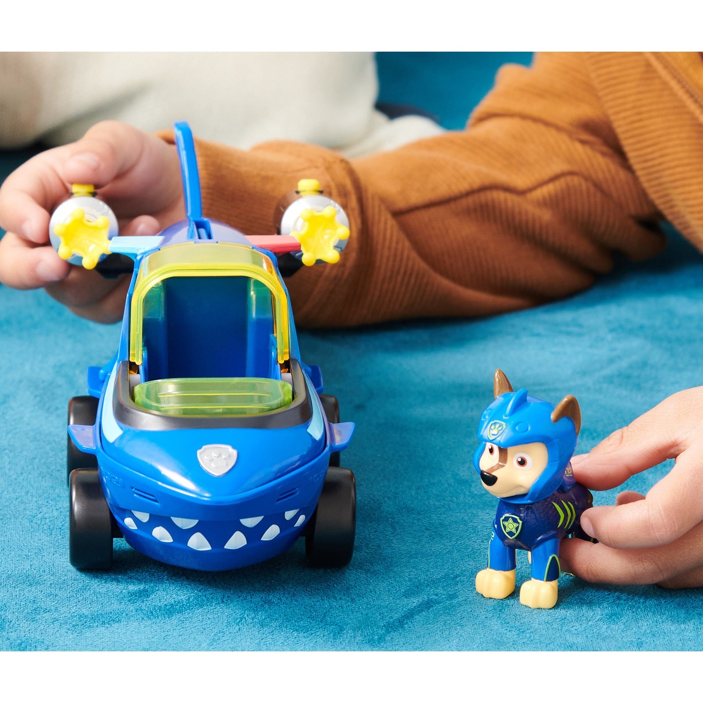 Spin Master Paw Patrol Aqua Pups - Basis Fahrzeug im Hai-Design mit Chase-Welpenfigur, Spielfahrzeug