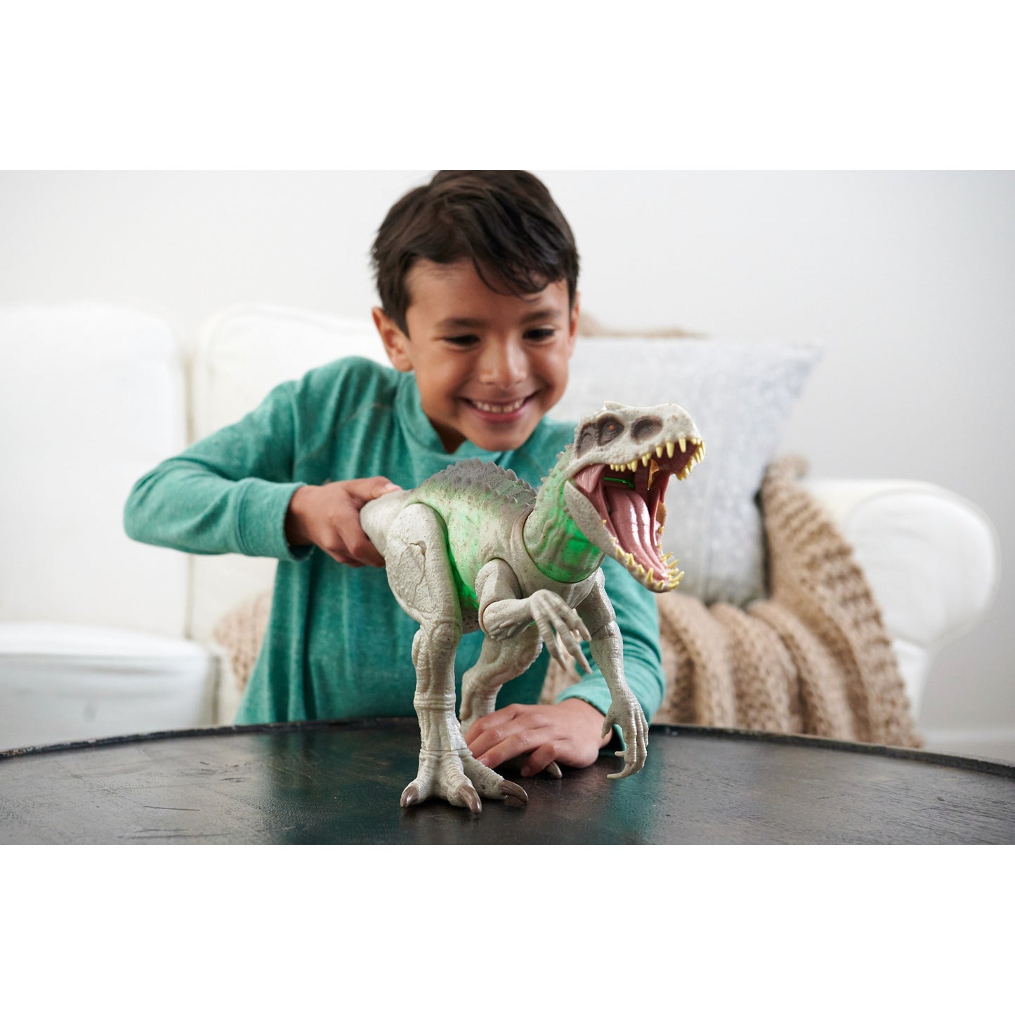 Mattel Jurassic World NEW Feature Indominus Rex