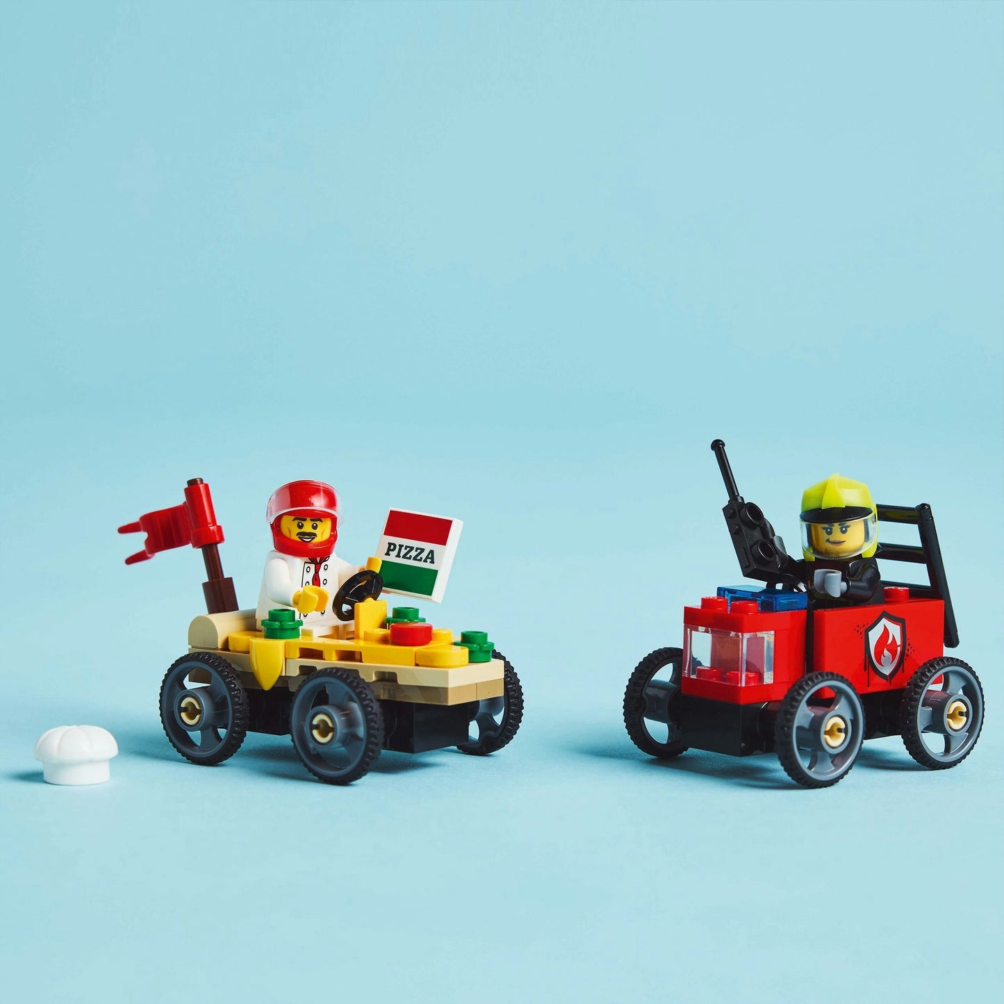 60458 City Pizzalieferwagen vs. Löschauto, Konstruktionsspielzeug
