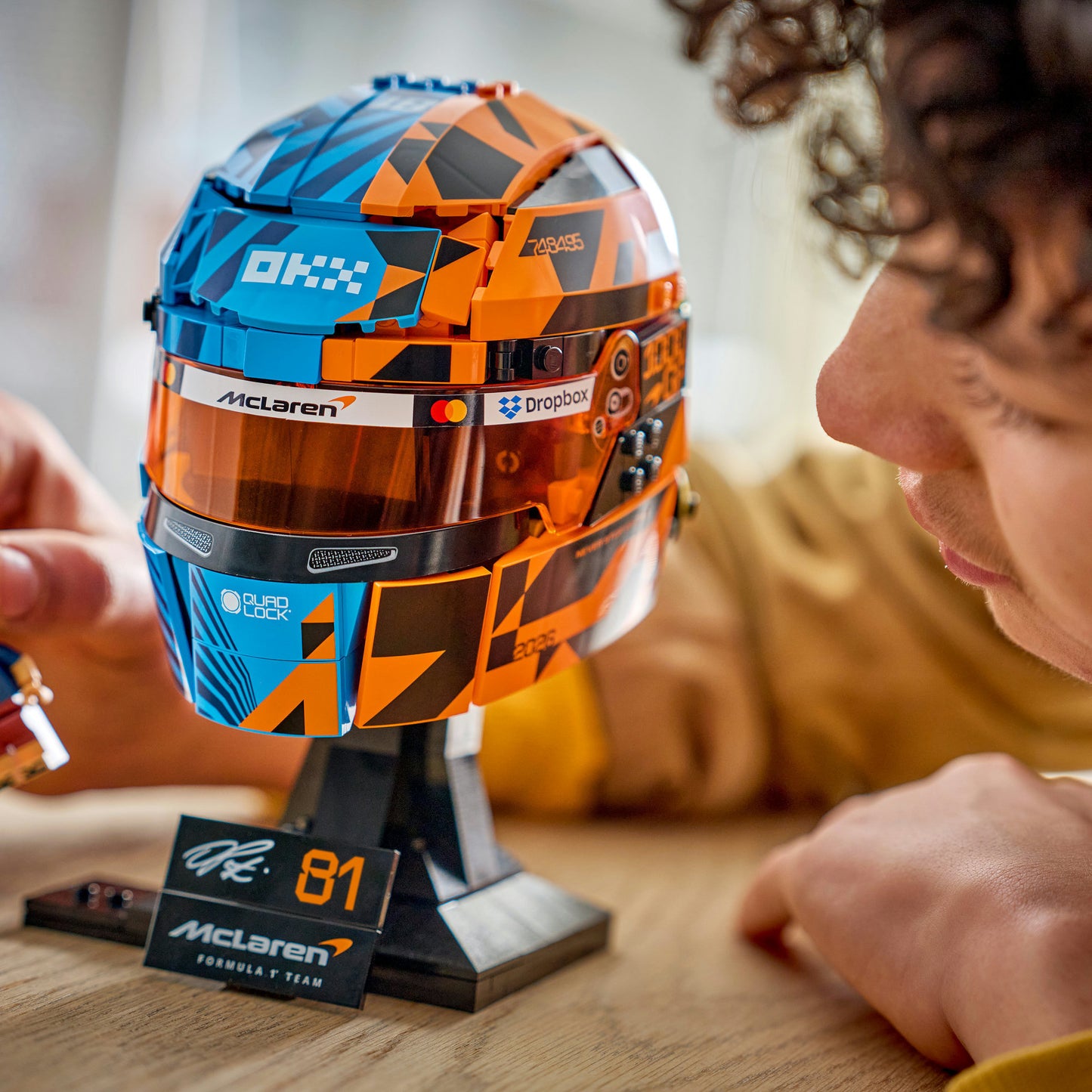 43017 Editions McLaren Mastercard F1 Team Oscar Piastri Helm, Konstruktionsspielzeug