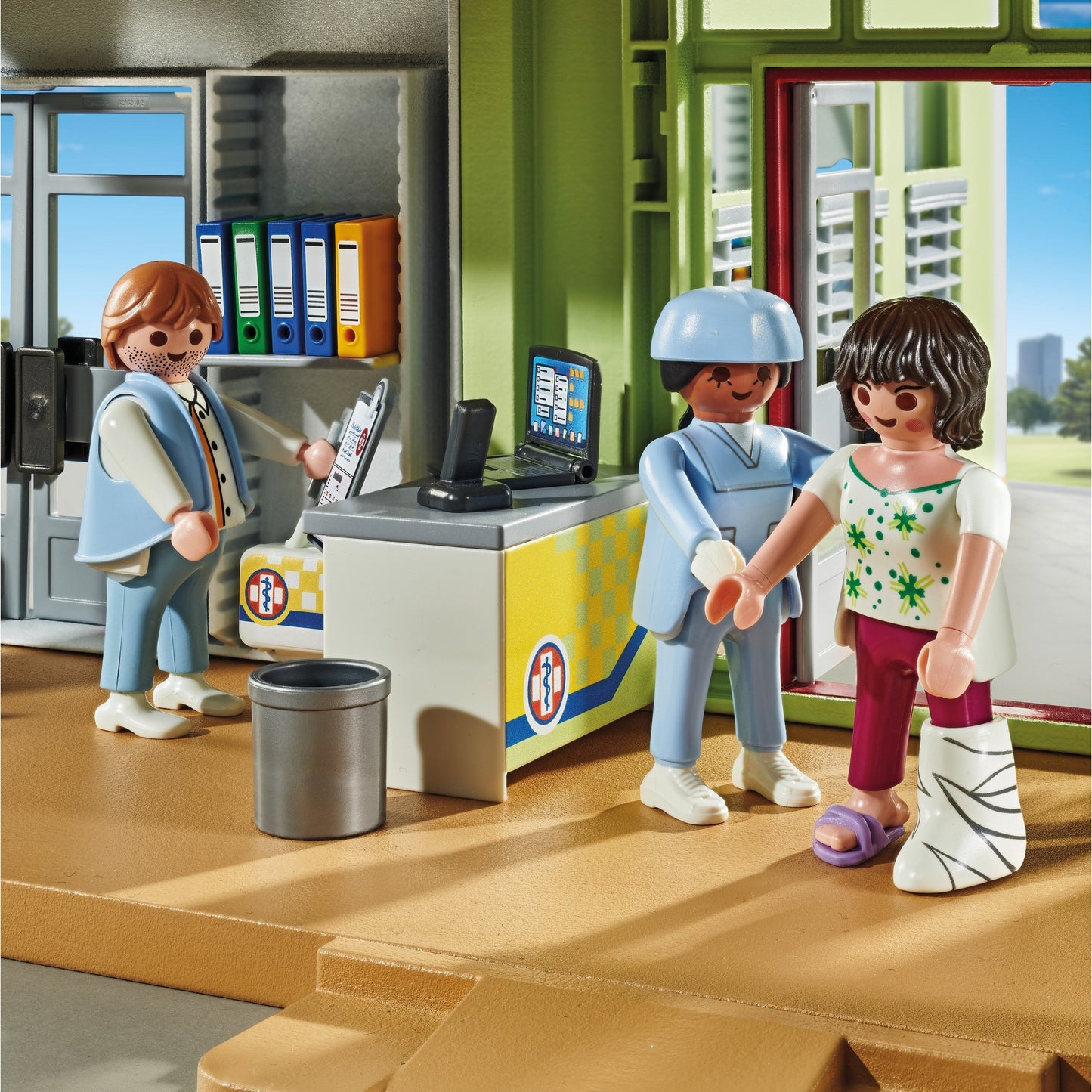 PLAYMOBIL 71615 Action Heroes Modernes Krankenhaus, Konstruktionsspielzeug