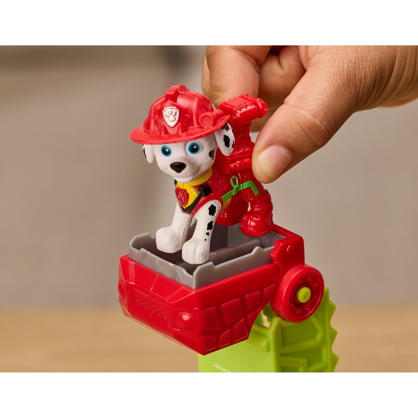 Paw Patrol: Der Dino Film - Marshalls extragrosses Dino-Rettungs-Feuerwehrauto, Spielfahrzeug