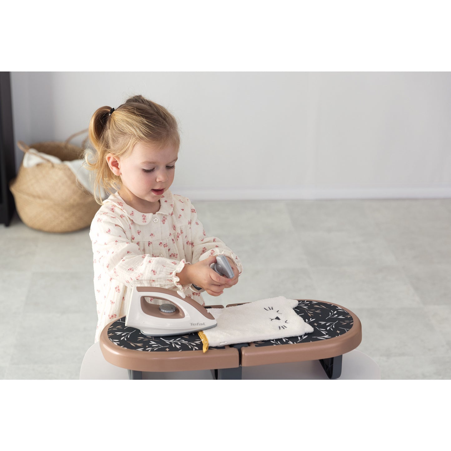 Tefal Bügelbrett faltbar, Rollenspiel
