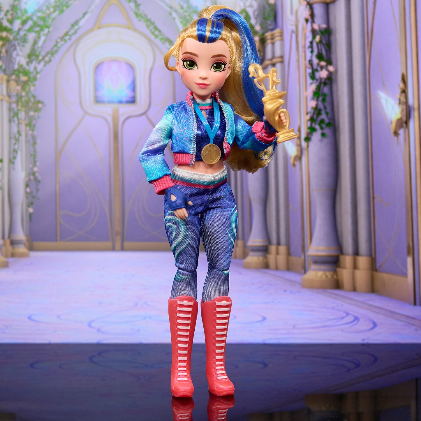 Unicorn Academy - Ankleidepuppe Isabel