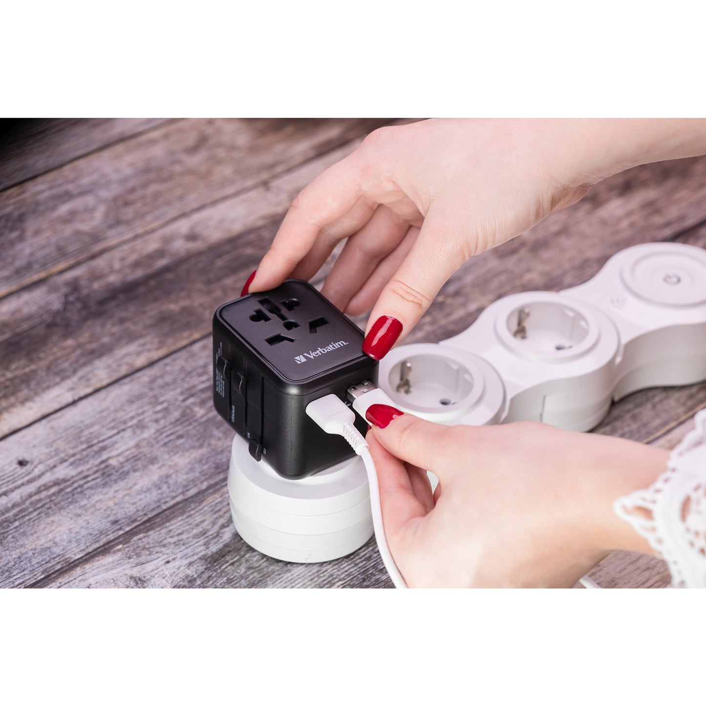 Verbatim Universal-Reiseadapter UTA-01 (schwarz, 2x USB-A)
