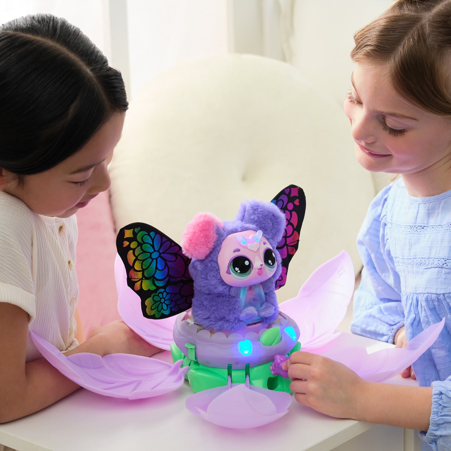 Bloomables von Hatchimals - Puppyfly, Spielfigur
