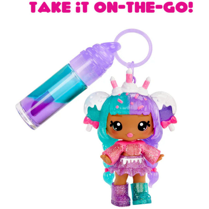 Yummiland Lip Gloss Doll: Mystery Color Change - Carly Cakepop, Puppe