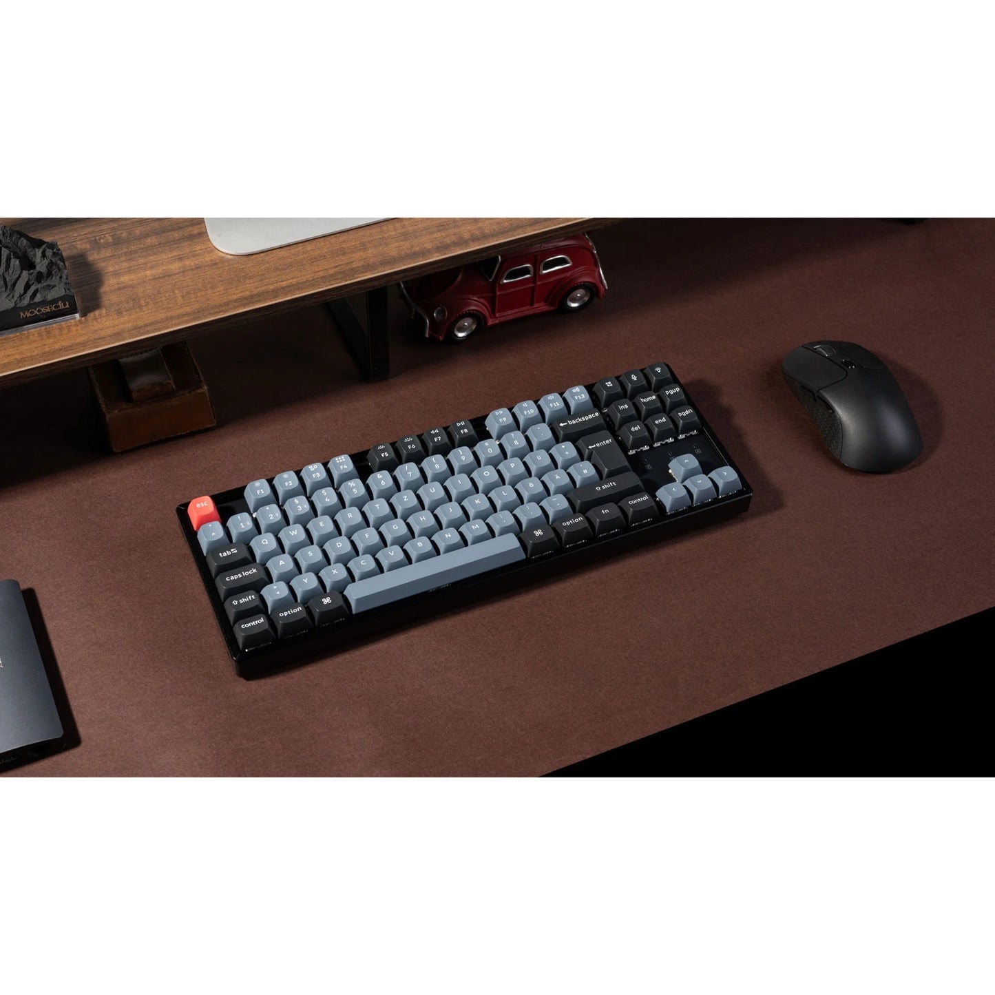 Keychron K8 Pro (schwarz/blau, DE-Layout, Gateron G Pro Red, Hot-Swap, Aluminiumrahmen, RGB, PBT)