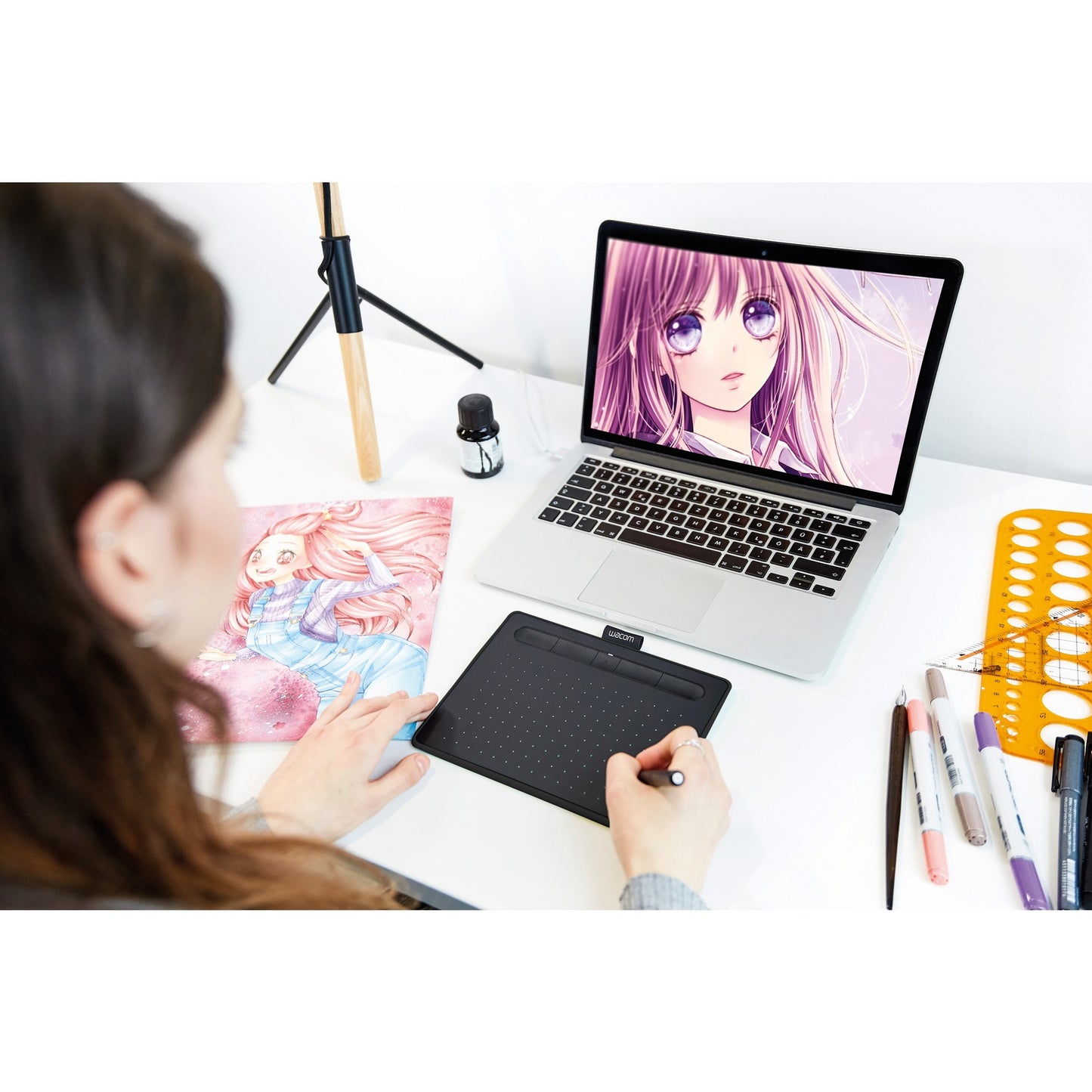 Wacom Intuos S mit Bluetooth (schwarz, Manga Edition)