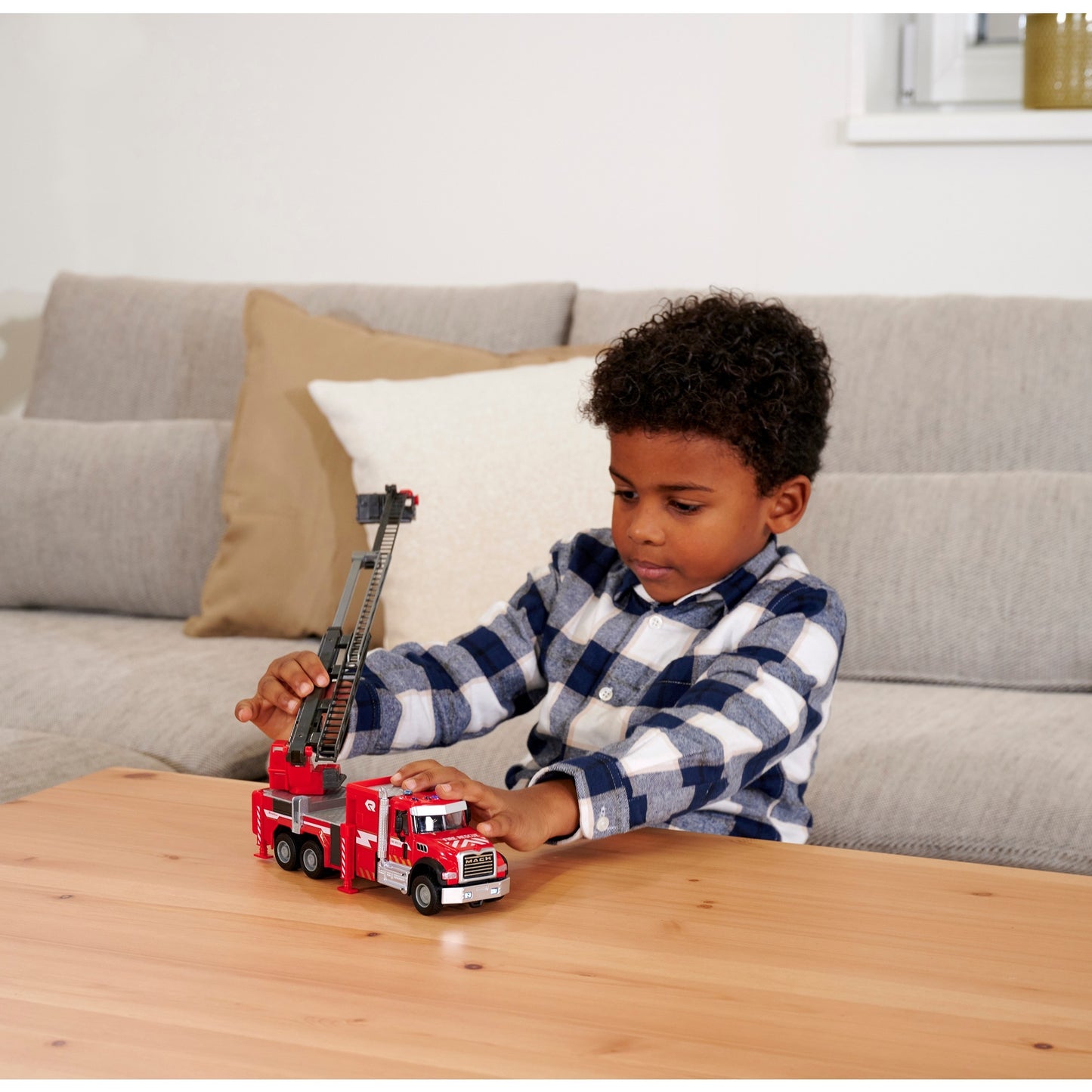 Majorette Mack Granite Feuerwehr-Truck, Spielfahrzeug