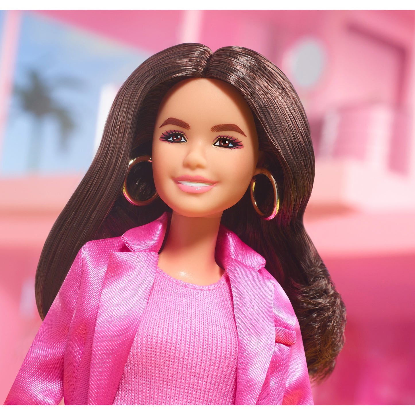 Barbie Barbie Signature The Movie - America Ferrera als Gloria Puppe zum Film im dreiteiligen Hosenanzug in Pink