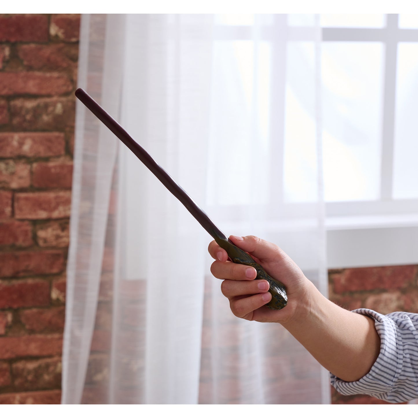 Wizarding World Harry Potter - Authentischer Ron Weasley Zauberstab, Rollenspiel